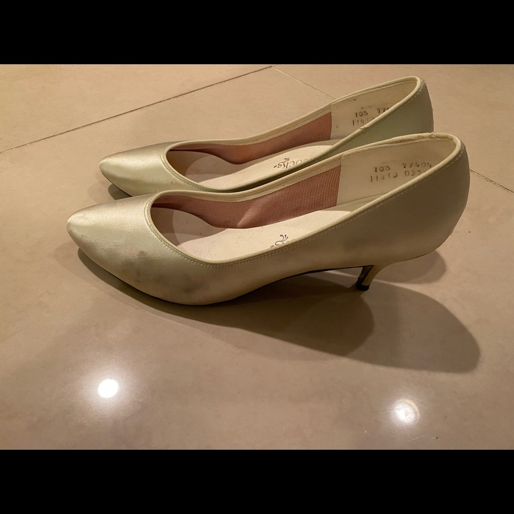 Vintage Satin light green evening shoes size 9.5